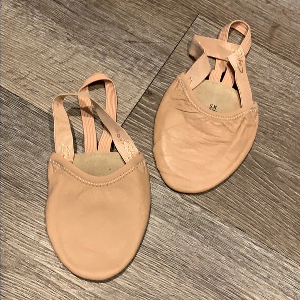 🌟HP 🌟 Capezio leather pirouette II dance shoes